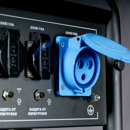 Бензиновый генератор с электростартером и коннектором автоматики FUBAG BS 7500 A ES в Кирове фото